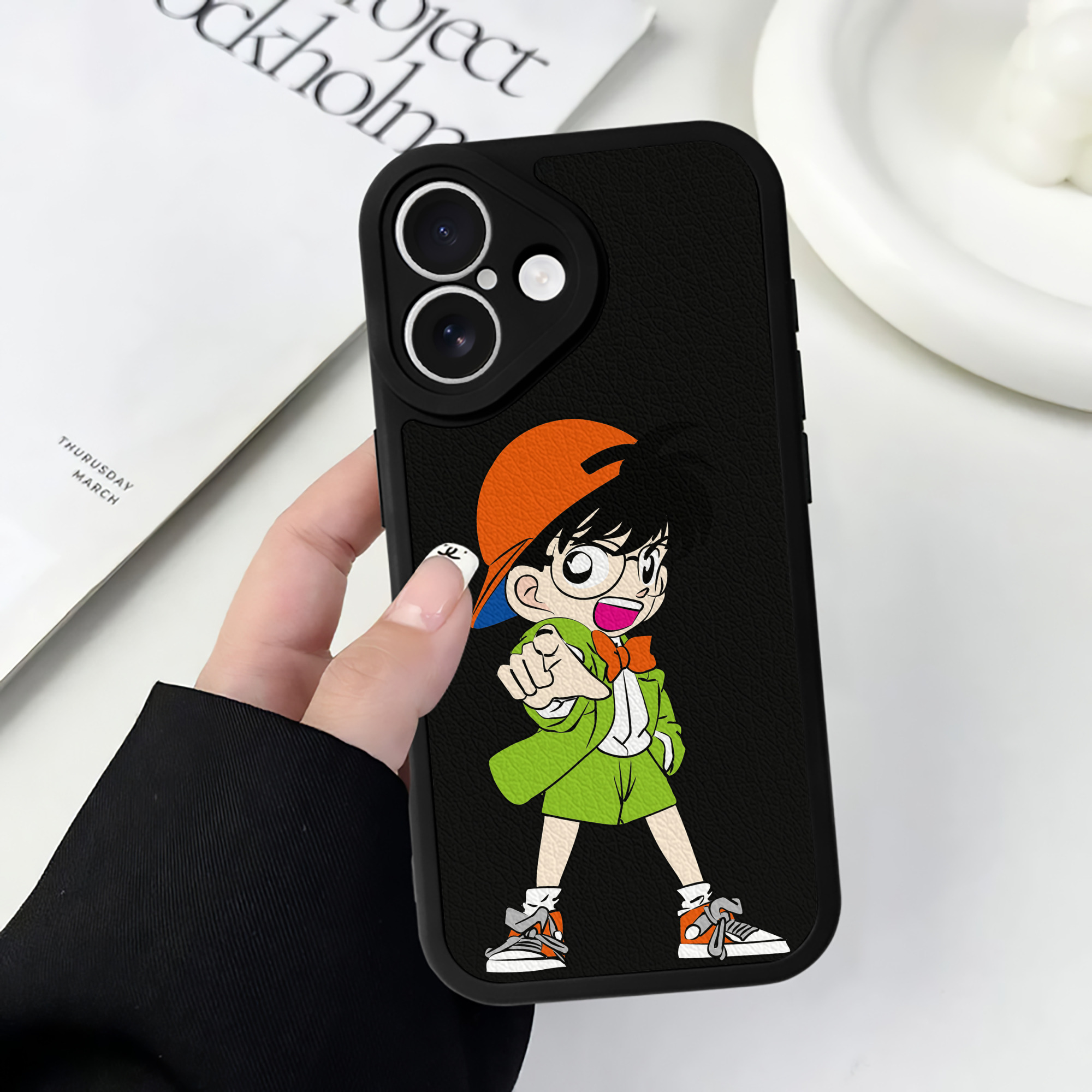 （画像用） 名探偵コナン 江戸川 コナン Detective Conan Conan Edogawa 【iPhone 16シリーズ対応】シリコンスマホケース（レザー調） 材質：シリコン